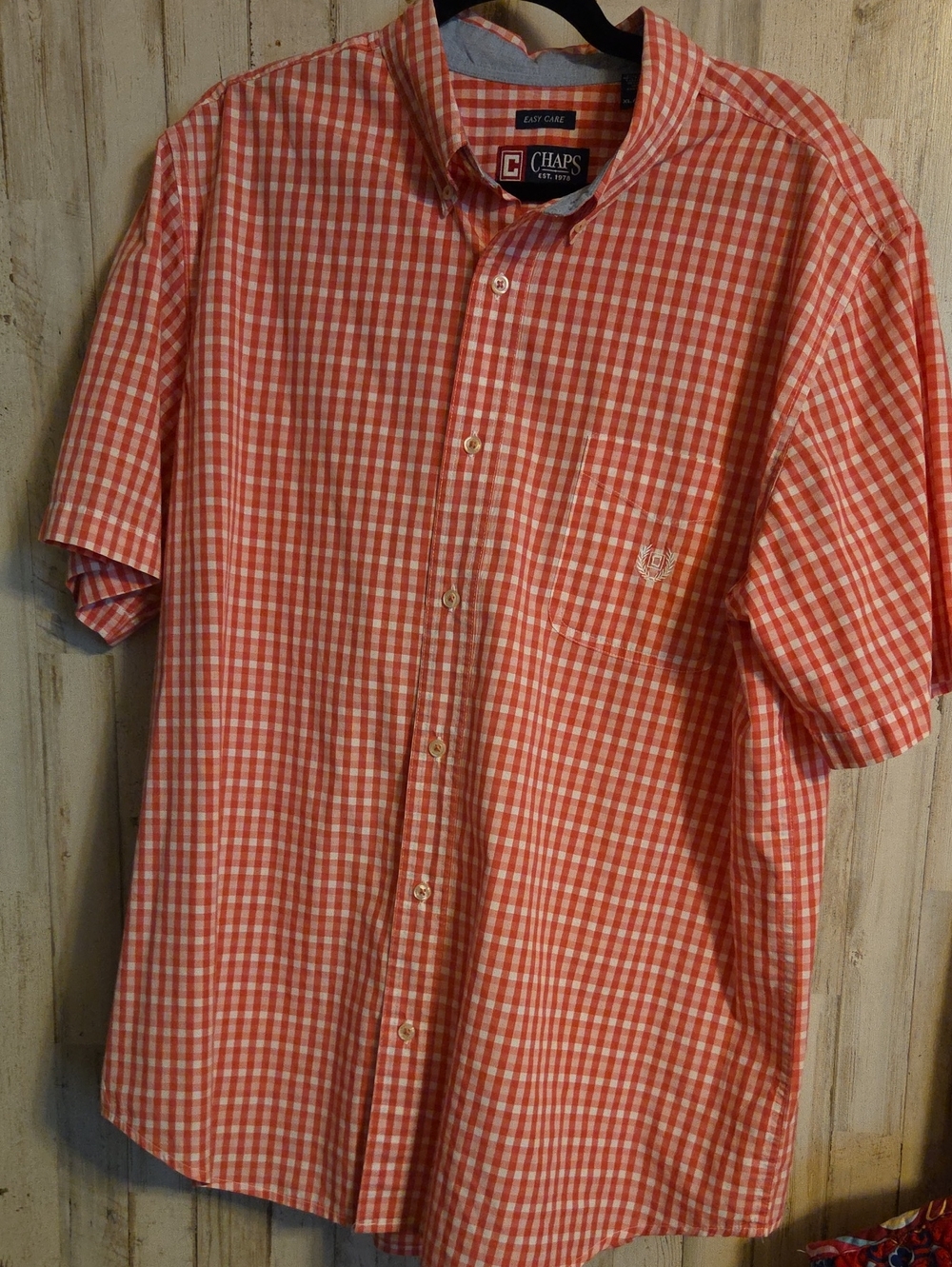 Chaps Men’s Pink and White Gingham Short-Sleeve Button-Down Shirt